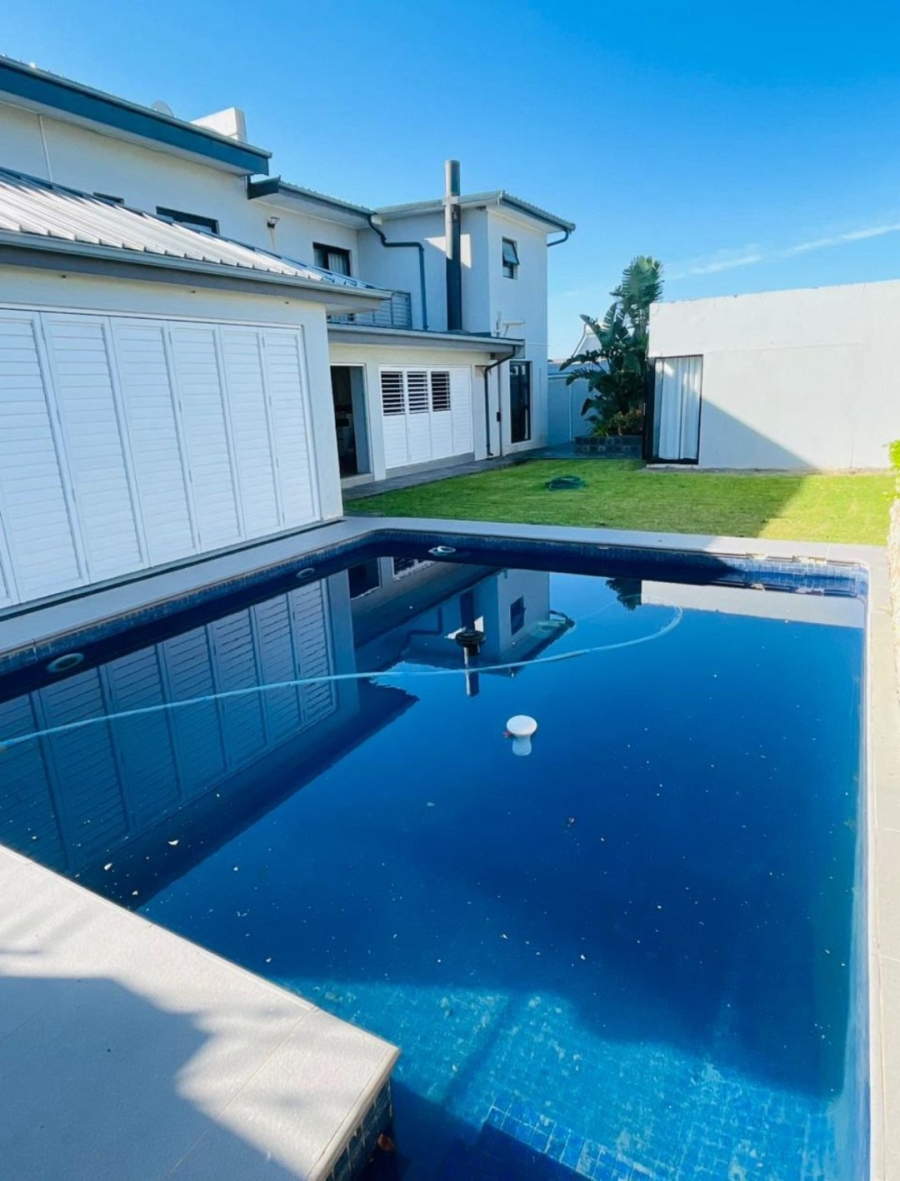 5 Bedroom Property for Sale in Gonubie Eastern Cape